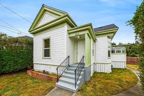 3203 California Street, Eureka, CA 95503