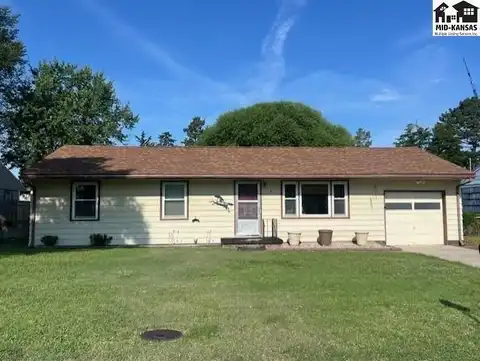 7 Rambler Rd, Hutchinson, KS 67502