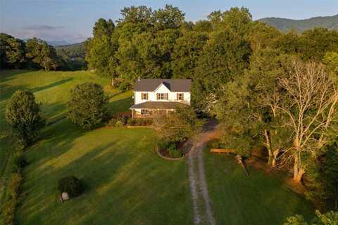 289 Sutton Lane, Franklin, NC 28734