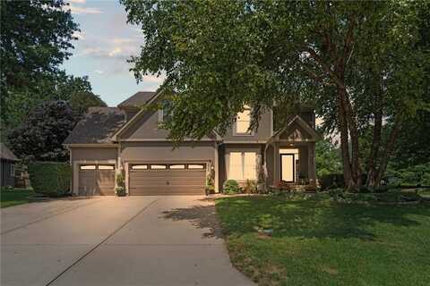 2900 SW 11th Terrace, Lees Summit, MO 64081