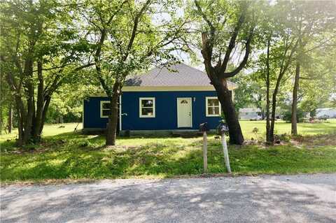 407 S Washington Avenue, La Harpe, KS 66751
