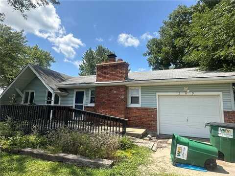 209 E Walnut Street, Cleveland, MO 64734