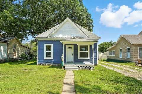 827 N Main Street, Ottawa, KS 66067