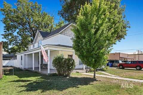210 N 3rd St, Parma, ID 83660