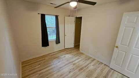 830 Wood Creek Drive, Hubert, NC 28539