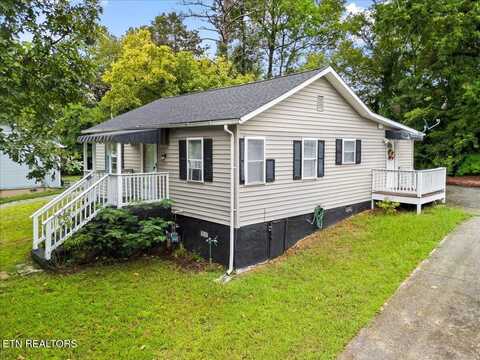 205 Carr Ave, Harriman, TN 37748