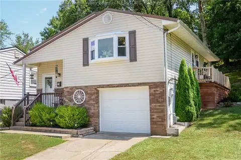 896 Upton Drive, South Charleston, WV 25303