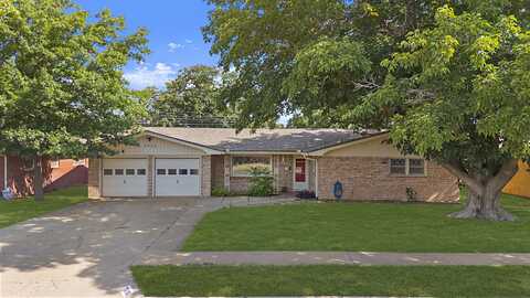 5426 8th Street, Lubbock, TX 79416