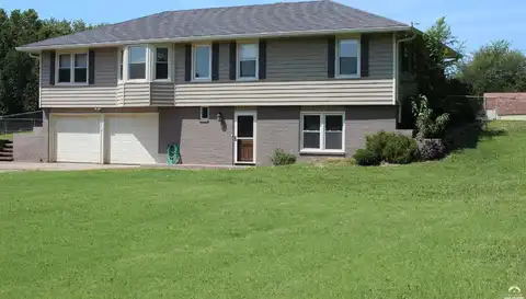 550 NW 58th Street, Topeka, KS 66617