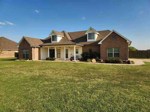 8362 SW Sun Valley Dr, Lawton, OK 73505