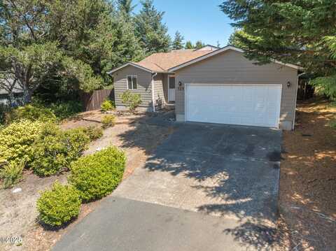 725 SE Ball Boulevard, Waldport, OR 97394