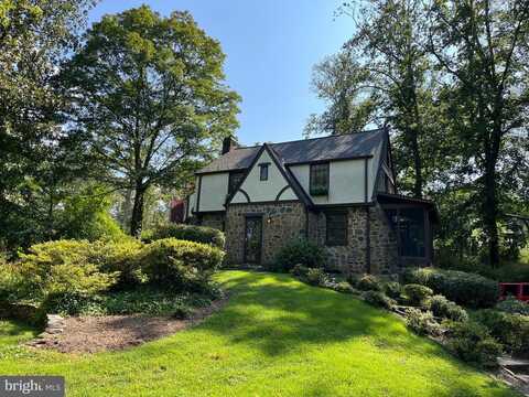 8514 WOODHAVEN BLVD, BETHESDA, MD 20817