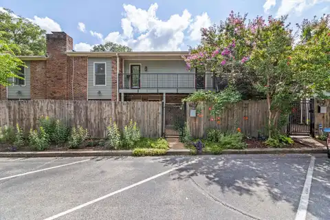 700 ST. AUGUSTINE, Memphis, TN 38104