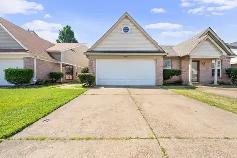 7981 MARSHA WOODS, Memphis, TN 38125