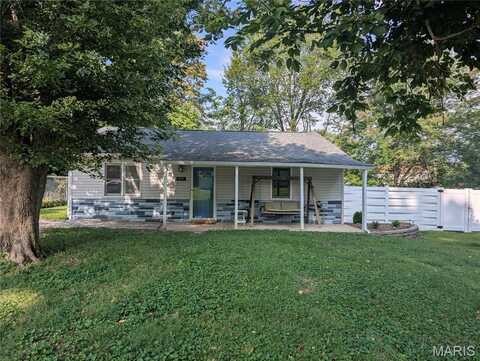 319 Giofre Avenue, Maryville, IL 62062