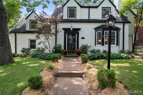 8154 Stanford Avenue, University City, MO 63130