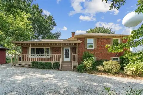 620 Hillcrest Drive, Lebanon, IL 62254