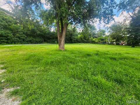 811 Willard Street, Greenville, IL 62246