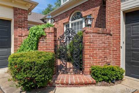 2 Upper Price Road, Olivette, MO 63132