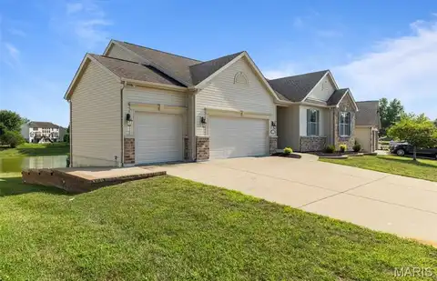 332 Fallon Parkway, Saint Peters, MO 63376