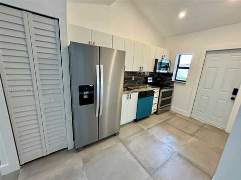 3 NE 70th St, Miami, FL 33138