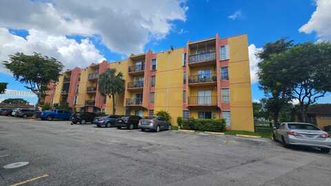 4709 NW 7th St, Miami, FL 33126