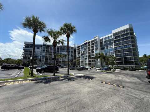 800 Parkview Dr, Hallandale Beach, FL 33009