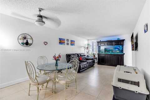 1900 W 68th St, Hialeah, FL 33014