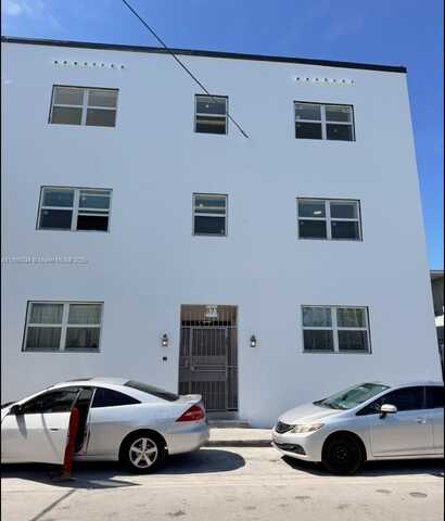 871 SW 3rd St, Miami, FL 33130