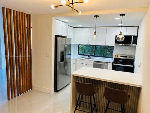 17021 N Bay Rd, Sunny Isles Beach, FL 33160