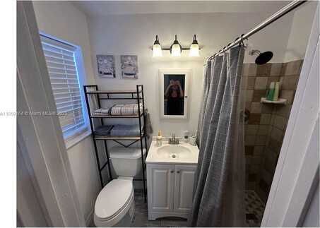 2530 Rodman St, Hollywood, FL 33020