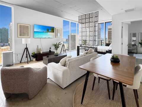 151 SE 1st St, Miami, FL 33131