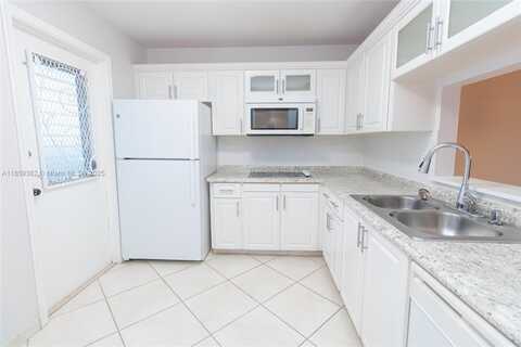 218 NE 12th Ave, Hallandale Beach, FL 33009