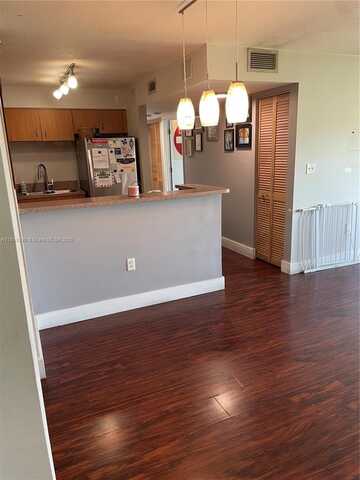1475 SW 8th St, Miami, FL 33135
