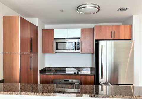 300 S Biscayne Blvd, Miami, FL 33131
