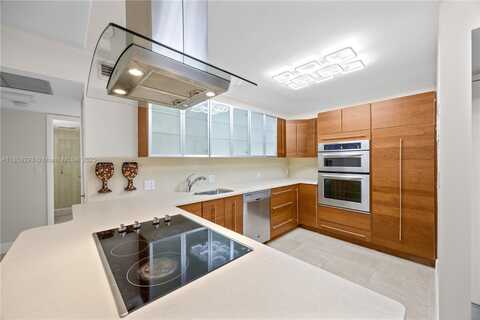 20379 W Country Club Dr, Aventura, FL 33180