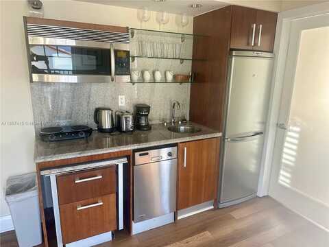 1060 Ocean Dr, Miami Beach, FL 33139
