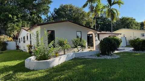 10500 NW 2nd Ct, Plantation, FL 33324