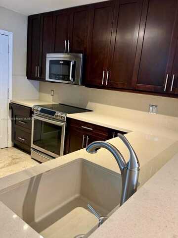 1400 NE 191st St, Miami, FL 33179