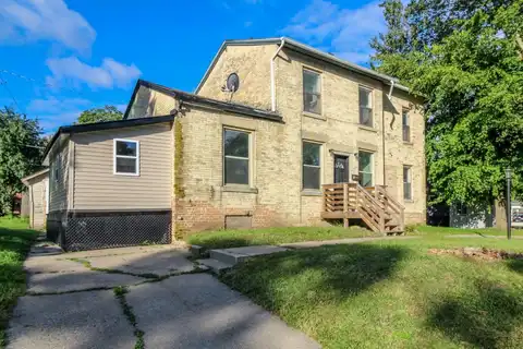1222 Marquette St, Janesville, WI 53546
