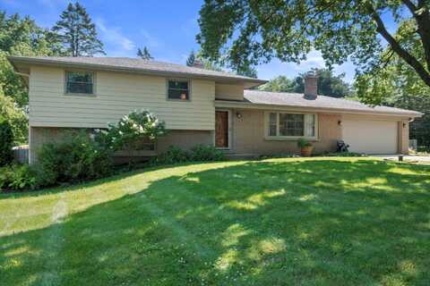 11630 N Riverland Rd, Mequon, WI 53092