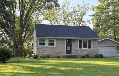 W1306 N Blue Spring Lake Dr, Palmyra, WI 53156