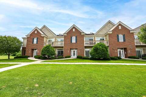 2535 W Colonial Woods Dr, Oak Creek, WI 53154