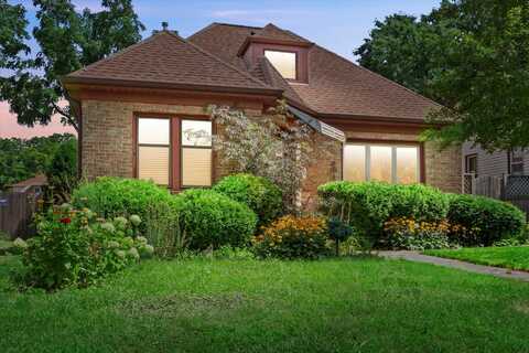 3676 S 3rd St, Milwaukee, WI 53207