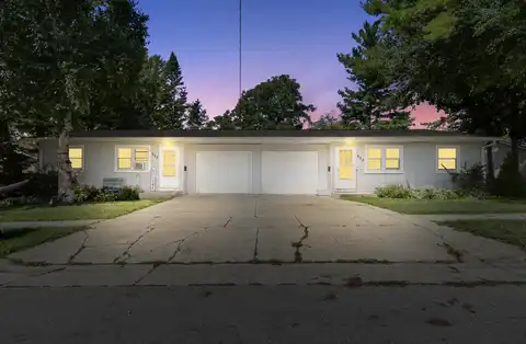 517 Fourth St, Hartford, WI 53027