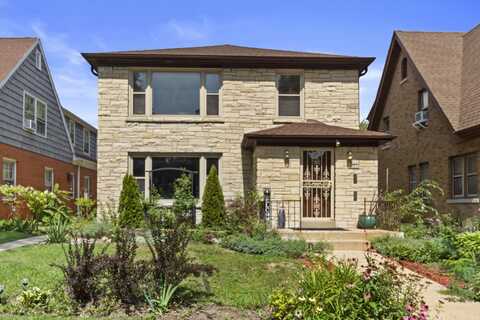 5622 W Brooklyn Pl, Milwaukee, WI 53216