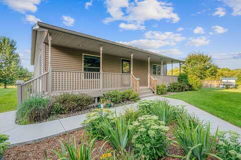 W5140 Hale Rd, Holmen, WI 54636
