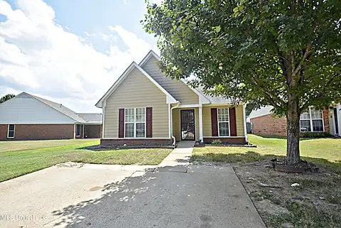 1215 N Payton Drive, Southaven, MS 38671