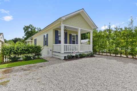 307 Saint George Street, Bay Saint Louis, MS 39520