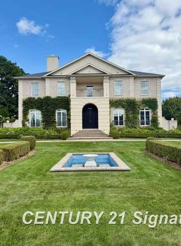 12 Woodshire, Freeland, MI 48623